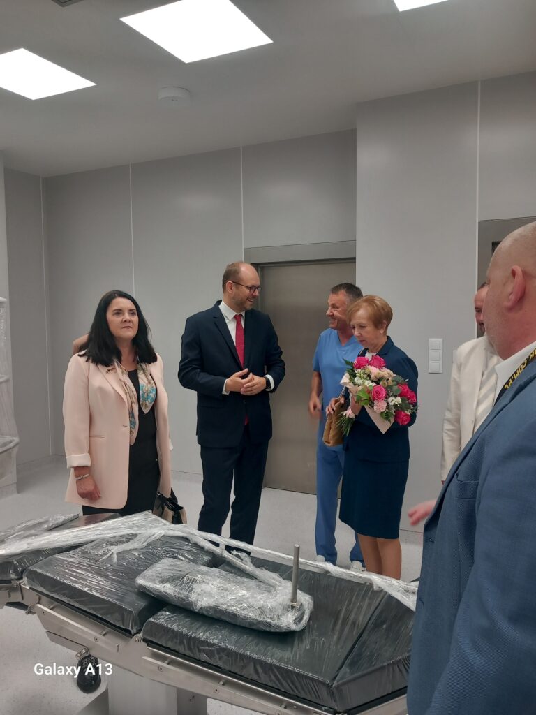 Marcin Przydacz Otwarcie nowego skrzydła Szpitala Powiatowego w Pajęcznie 4 szpital otwarcie 2