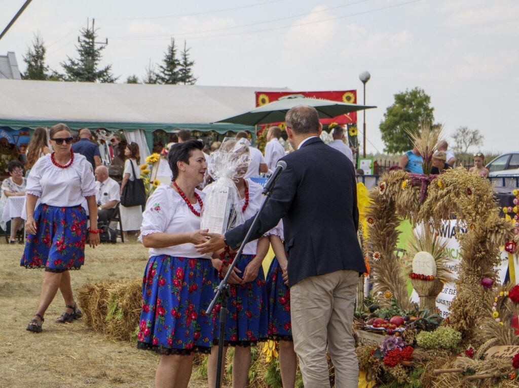 Marcin Przydacz Święto Plonów w Grabnie gm. Sędziejowice 6 458916617 515503894509131 343917135647505655 n 1